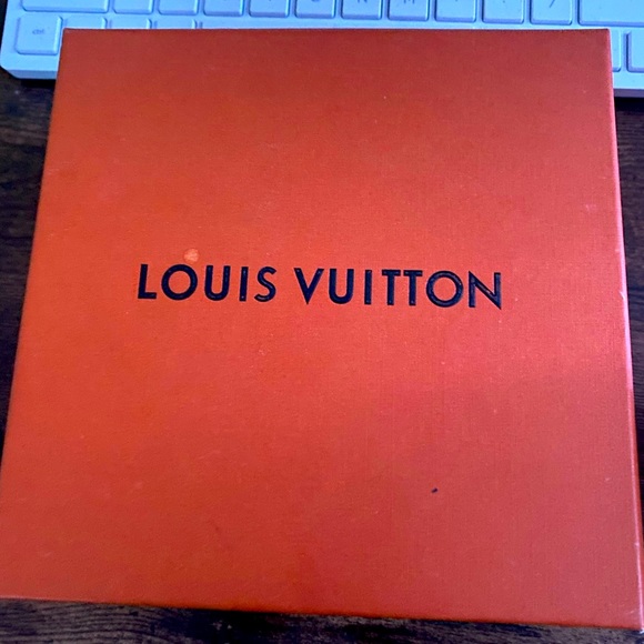 New in box Louis Vuitton Belt - Picture 1 of 4